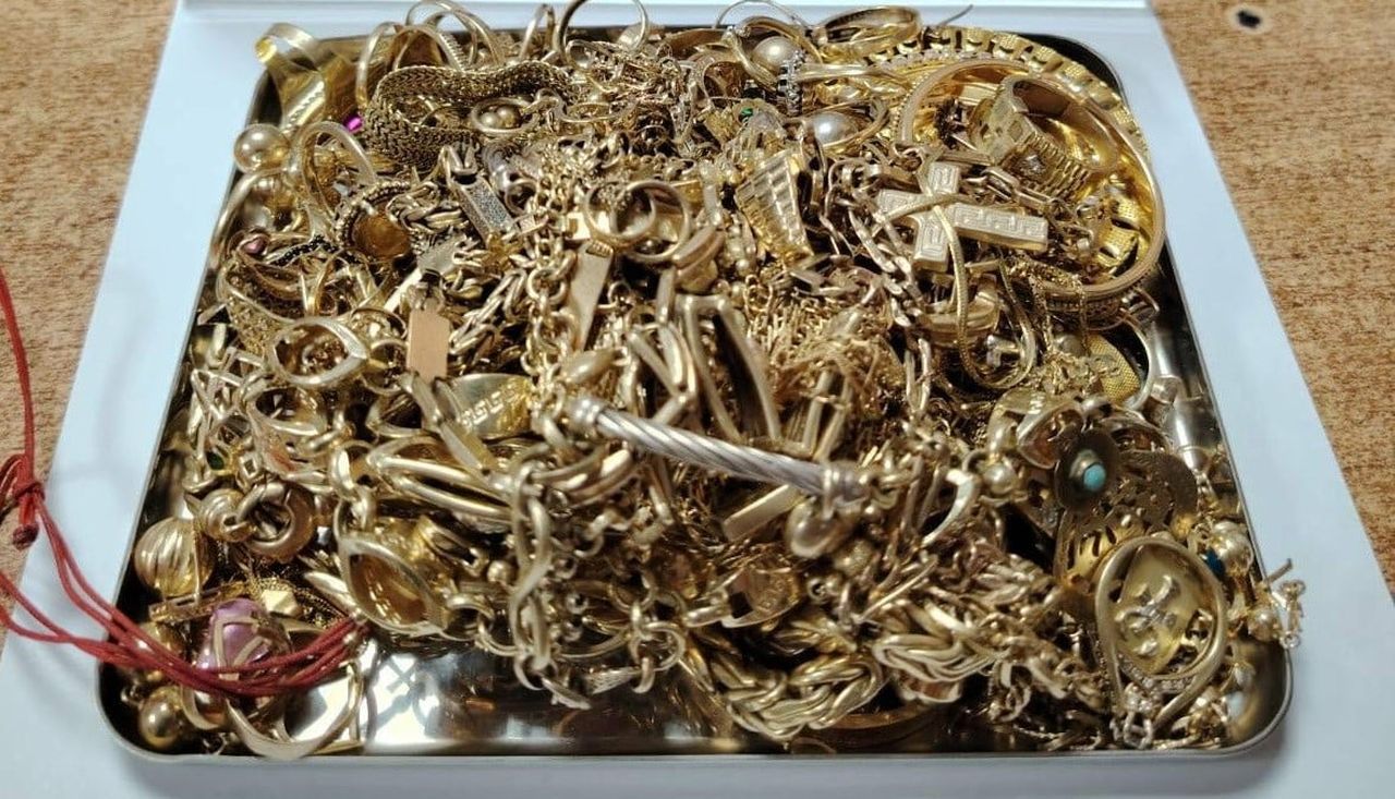 TÜRKİYE’YE SOKULMAK İSTENEN 708 GRAM KAÇAK ALTIN KOMŞUYA TAKILDI