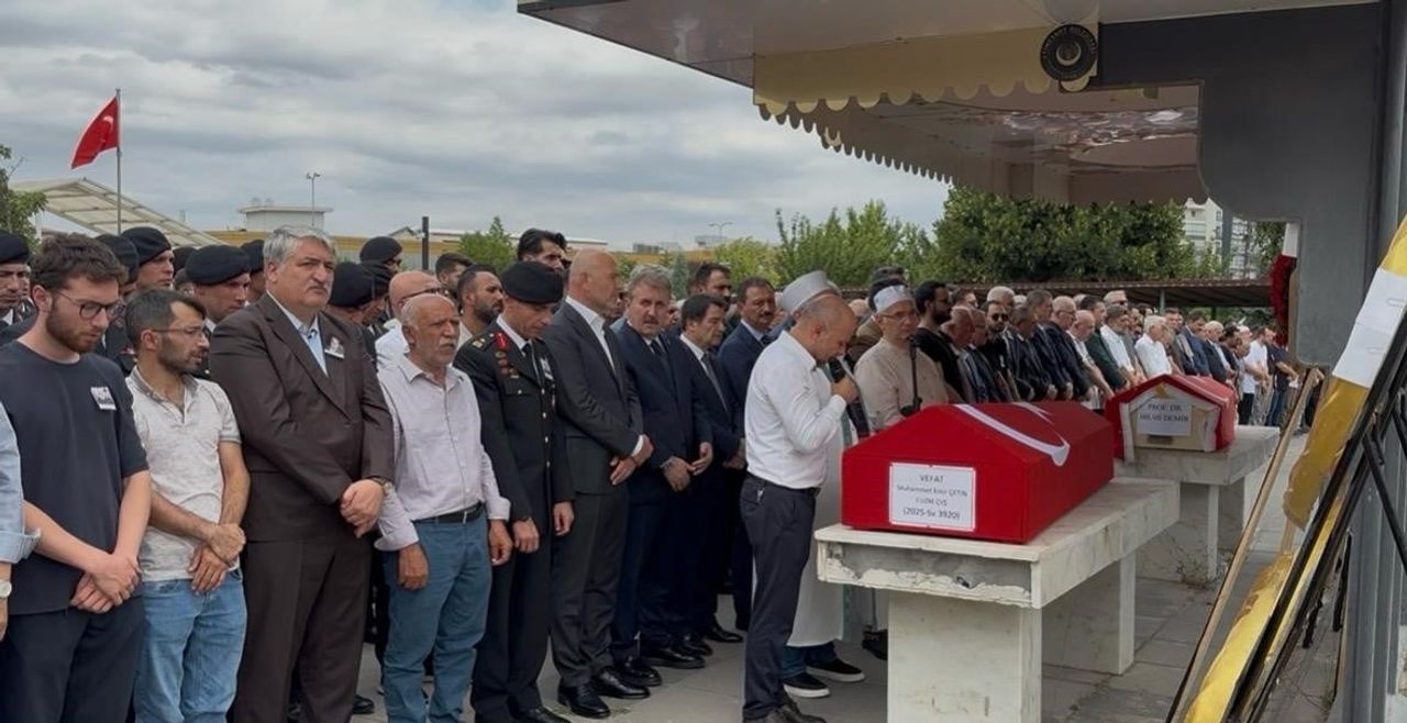 UZMAN ÇAVUŞ MUHAMMET EMİR ÇETİN İÇİN MESUD SÖĞÜT CAMİ'SİNDE RESMİ CENAZE TÖRENİ...