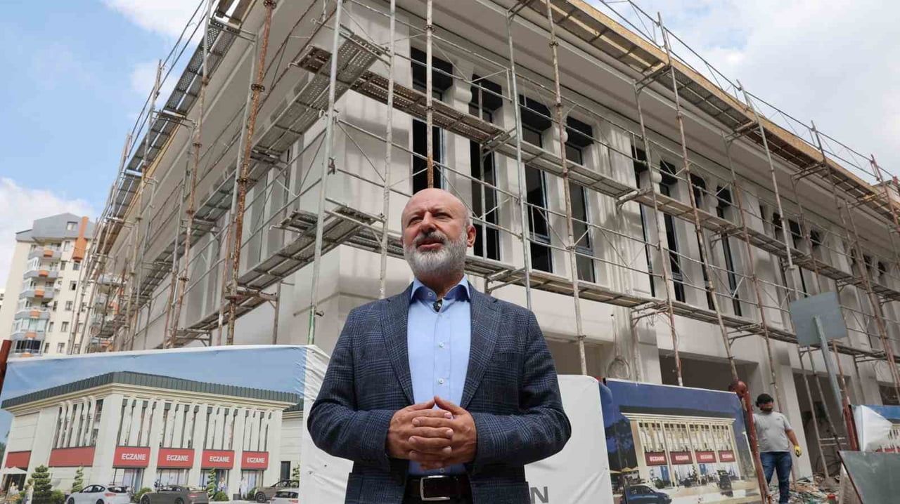 KOCASİNAN BELEDİYE BAŞKANI AHMET ÇOLAKBAYRAKDAR, ERCİYESEVLER MAHALLESİ’NDE YAPIMI SON AŞAMAYA...