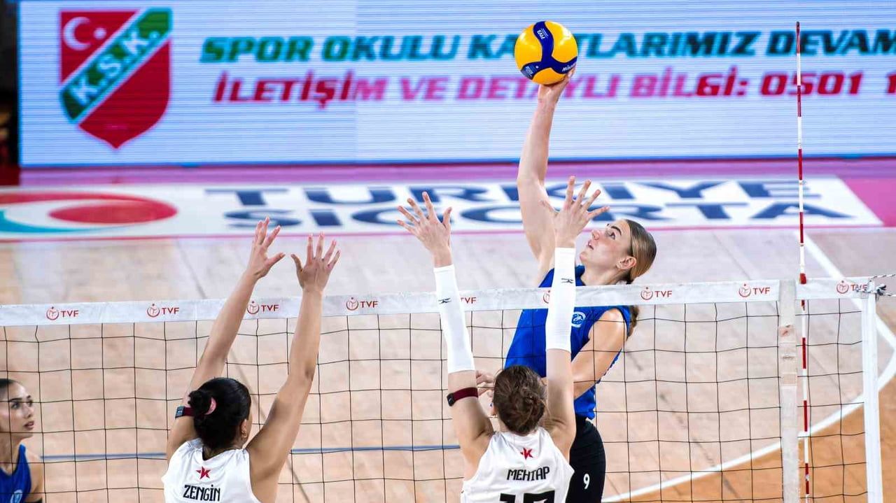AYDIN BÜYÜKŞEHİR BELEDİYESPOR, YENİ SEZON HAZIRLIKLARI KAPSAMINDA KARŞIYAKA’NIN DÜZENLEDİĞİ...