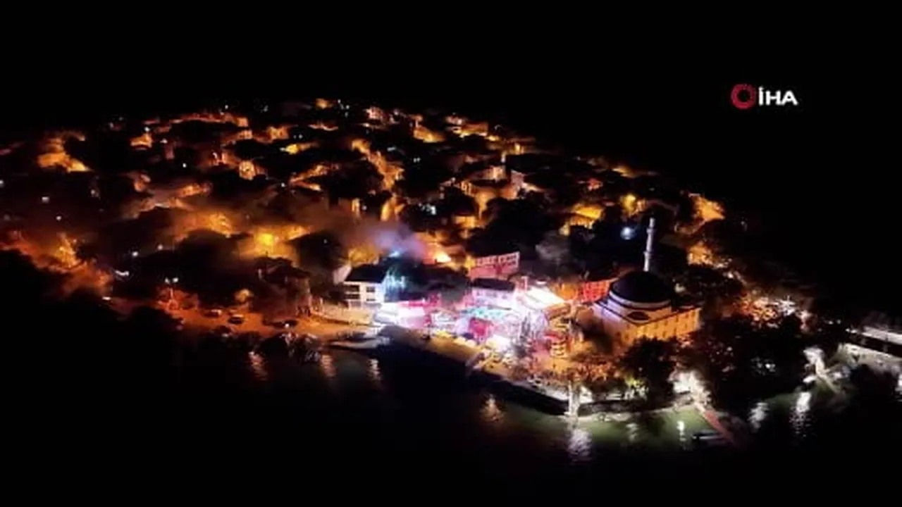 Gölyazı'da geceyi aydınlatan yangın