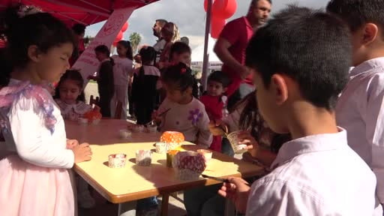 Adana’da aileler bağımlılığa karşı festivalde buluştu
