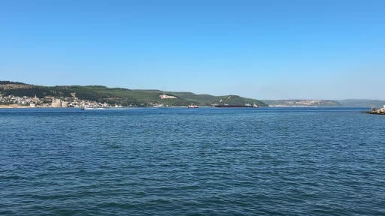 Çanakkale Boğazı'ndan geçen genel kargo gemisi makine arızası yaptı