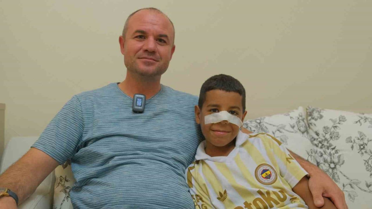 KARAMAN’DA BURUN AMELİYATI GEÇİREN 9 YAŞINDAKİ FENERBAHÇE TARAFTARI ABDULLAH TAYYİP ZAHMA...