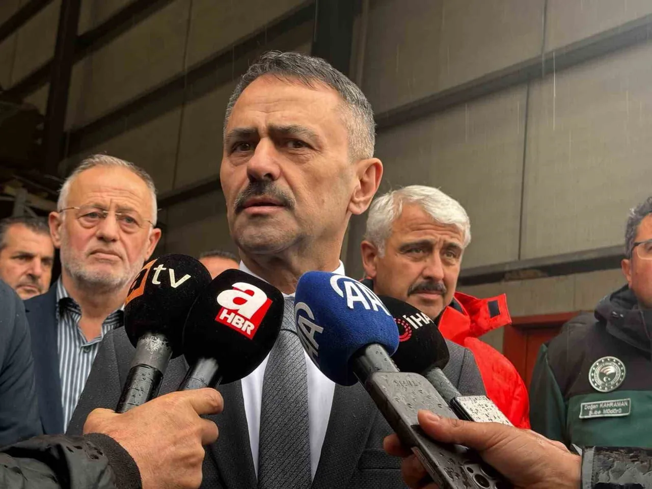 KOCAELİ VALİSİ İLHAMİ AKTAŞ, SAĞANAK NEDENİYLE DEREYE DÜŞEN ARACI BULUNAN ESKİ YAYLACIK MAHALLESİ...
