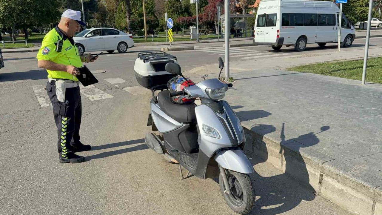 SAMSUN’UN İLKADIM İLÇESİNDE MOTOSİKLETİN DEVRİLMESİ SONUCU SÜRÜCÜ YARALANDI.