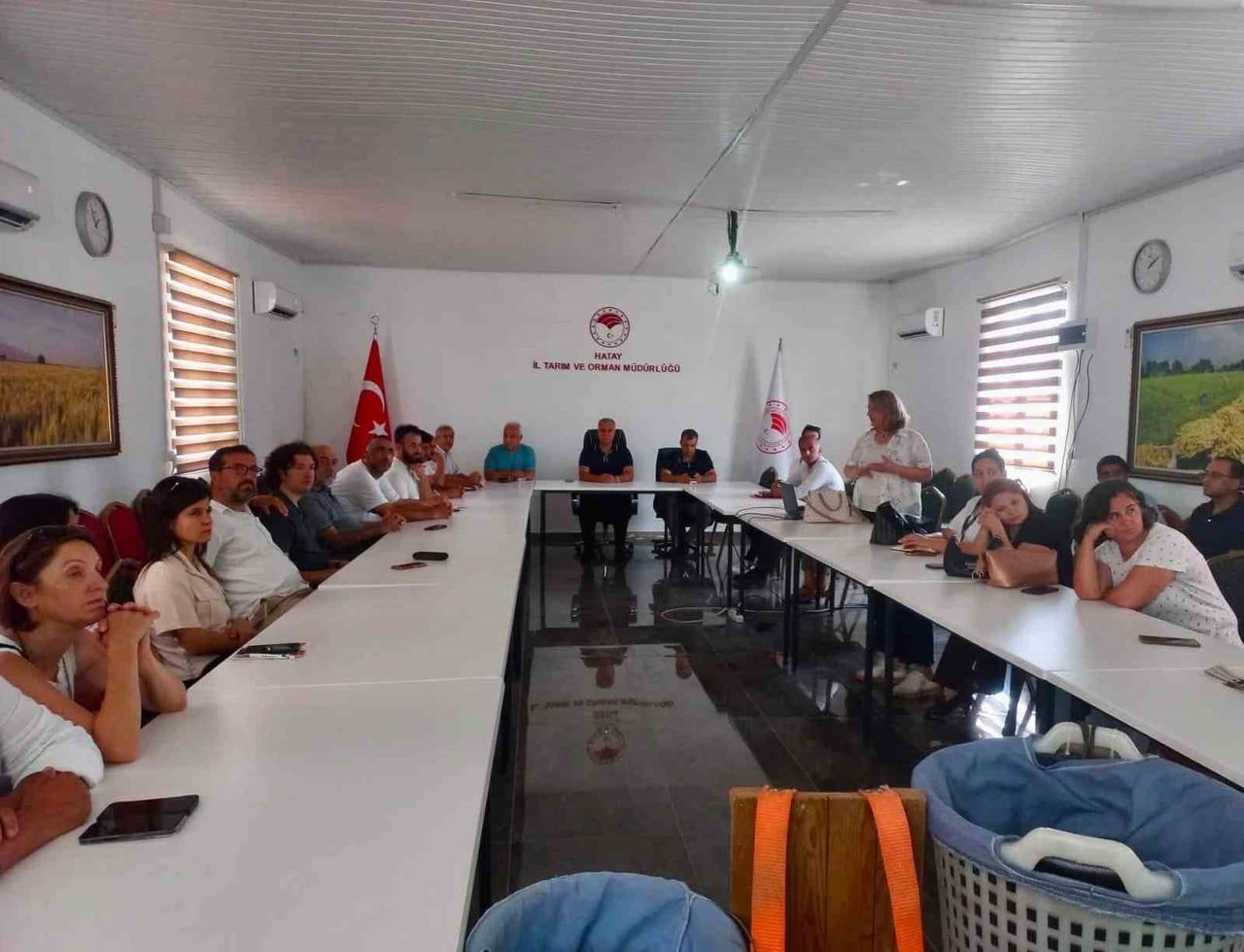 HATAY’DA DÜZENLENEN “TURUNÇGİLLERDE HASAT: DOĞRU HASAT UYGULAMALARI” KONULU EĞİTİM TOPLANTISINDA...