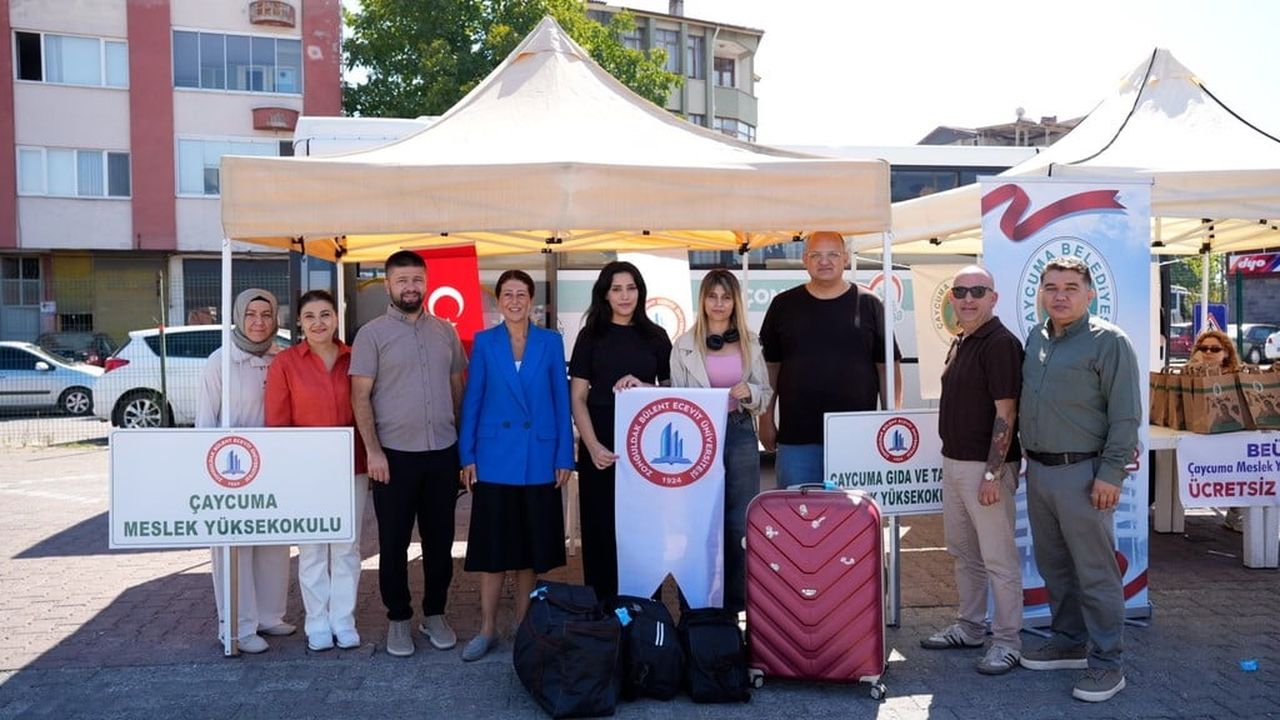 BEUN AİLESİ, YENİ ÖĞRENCİLERİNİ TERMİNALLERDE KARŞILADI