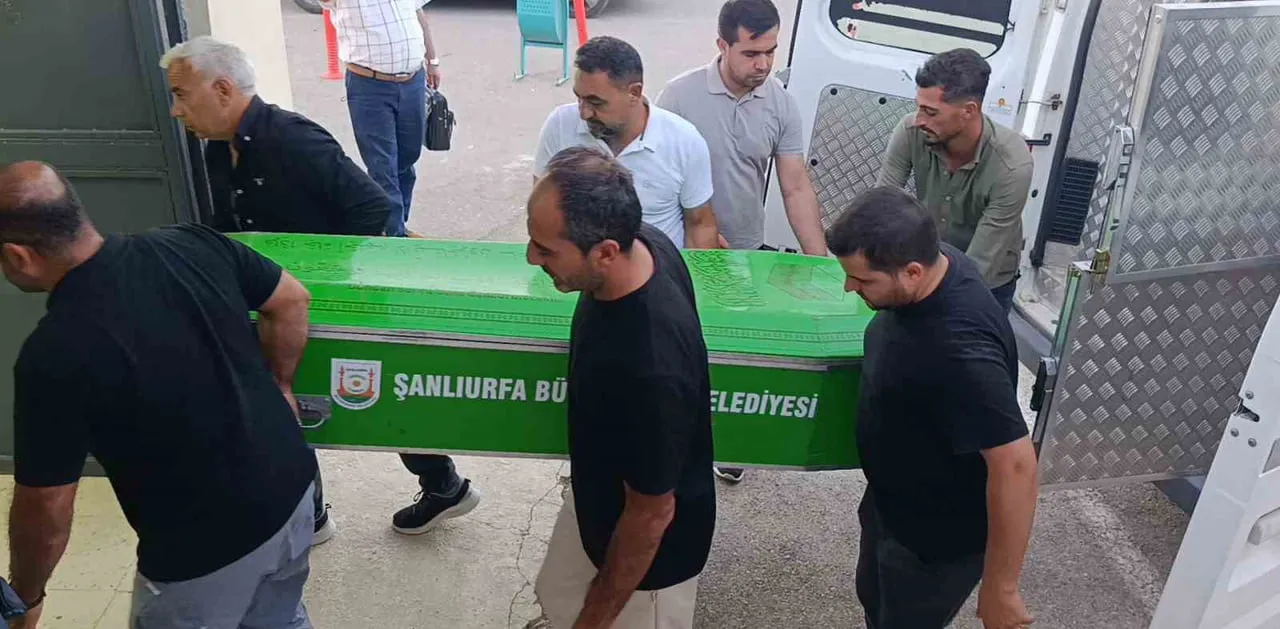 ŞANLIURFA’NIN BOZOVA İLÇESİNDE MEYDANA GELEN TRAFİK KAZASINDA HAYATINI KAYBEDEN 4 KİŞİNİN...