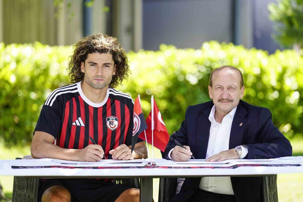 GAZİANTEP FUTBOL KULÜBÜ, SON OLARAK ELAZIĞSPOR FORMASI GİYEN FUAT BAVUK İLE 2+1 YILLIK SÖZLEŞME...
