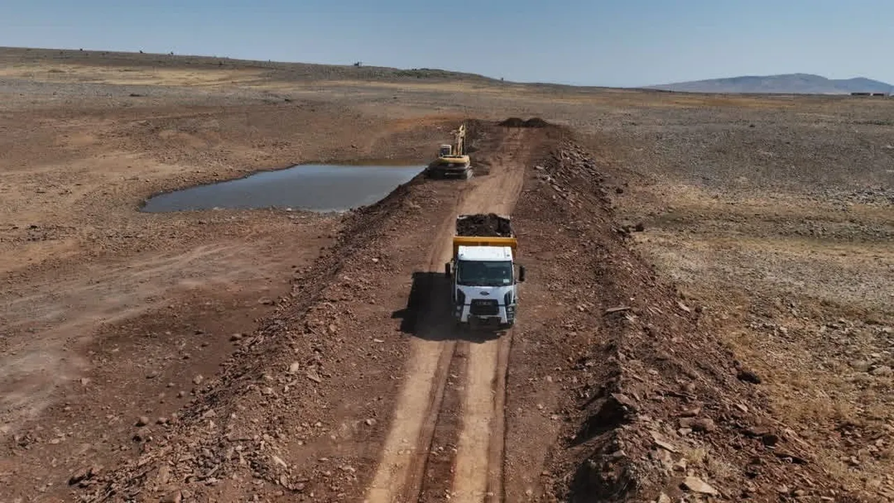 DİYARBAKIR’IN ÇERMİK İLÇESİNDE, BÜYÜKŞEHİR BELEDİYESİ TARAFINDAN, TARIM VE HAYVANCILIĞIN DEVAM...