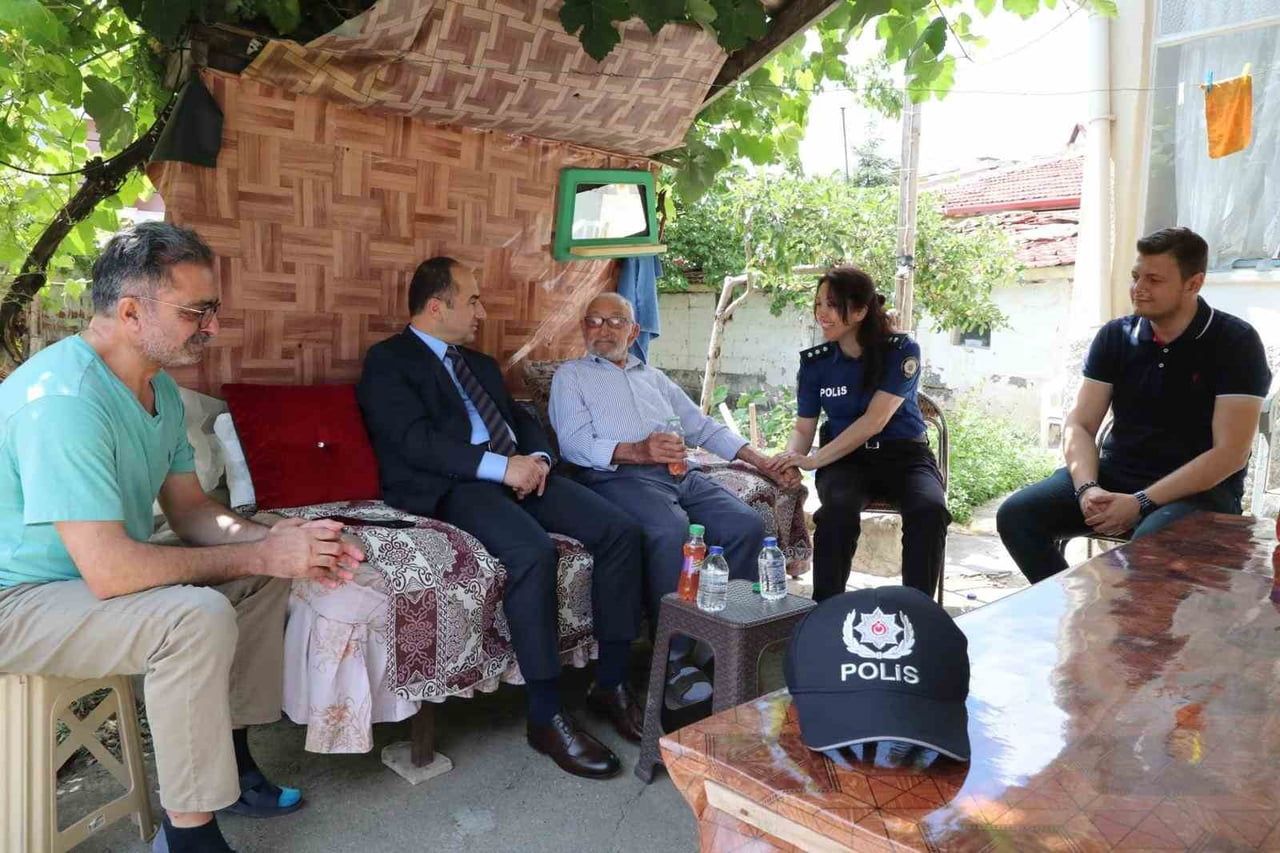 ESKİŞEHİR İL EMNİYET MÜDÜRÜ TOLGA YILMAZ, ŞEHİT POLİS MEMURU MUSA TAŞ'IN ŞEHADET YIL DÖNÜMÜNDE...