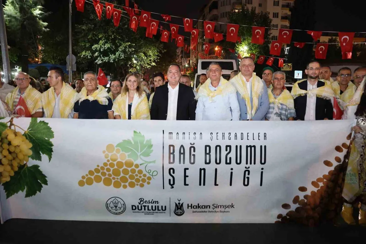 MANİSA BÜYÜKŞEHİR BELEDİYESİ İLE ŞEHZADELER BELEDİYESİ İŞ BİRLİĞİYLE DÜZENLENEN BAĞ BOZUMU ŞENLİĞİ...