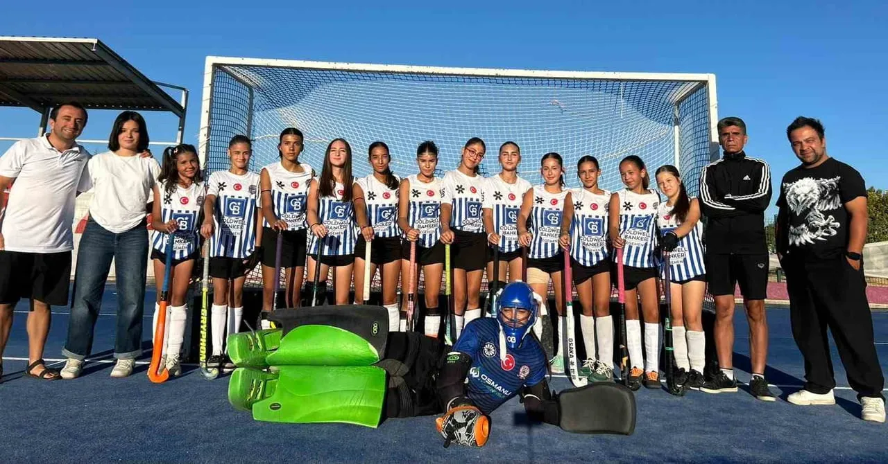 MUĞLA’NIN U14 KIZ HOKEY TAKIMI TÜRKİYE 5’İNCİSİ OLDU