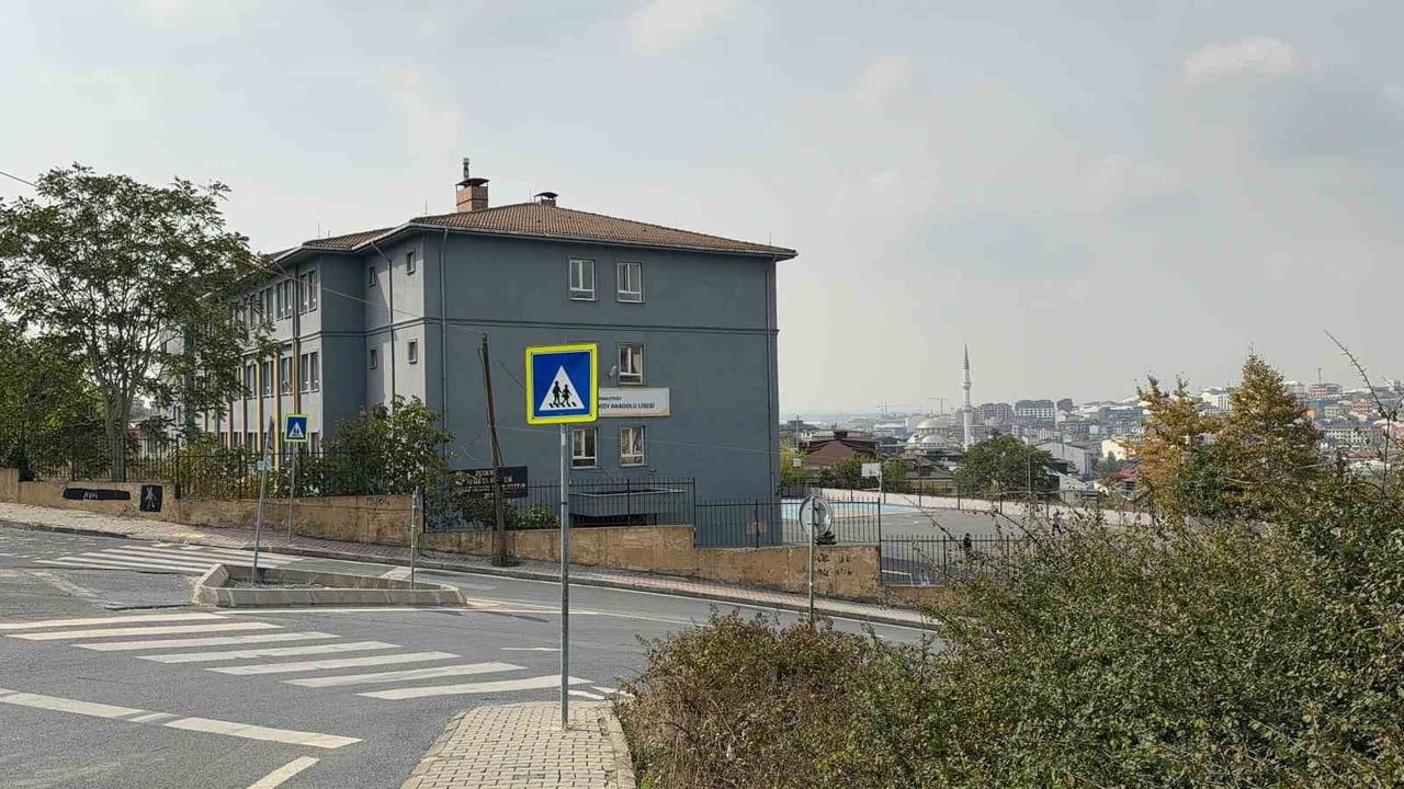 ARNAVUTKÖY ANADOLU LİSESİ
