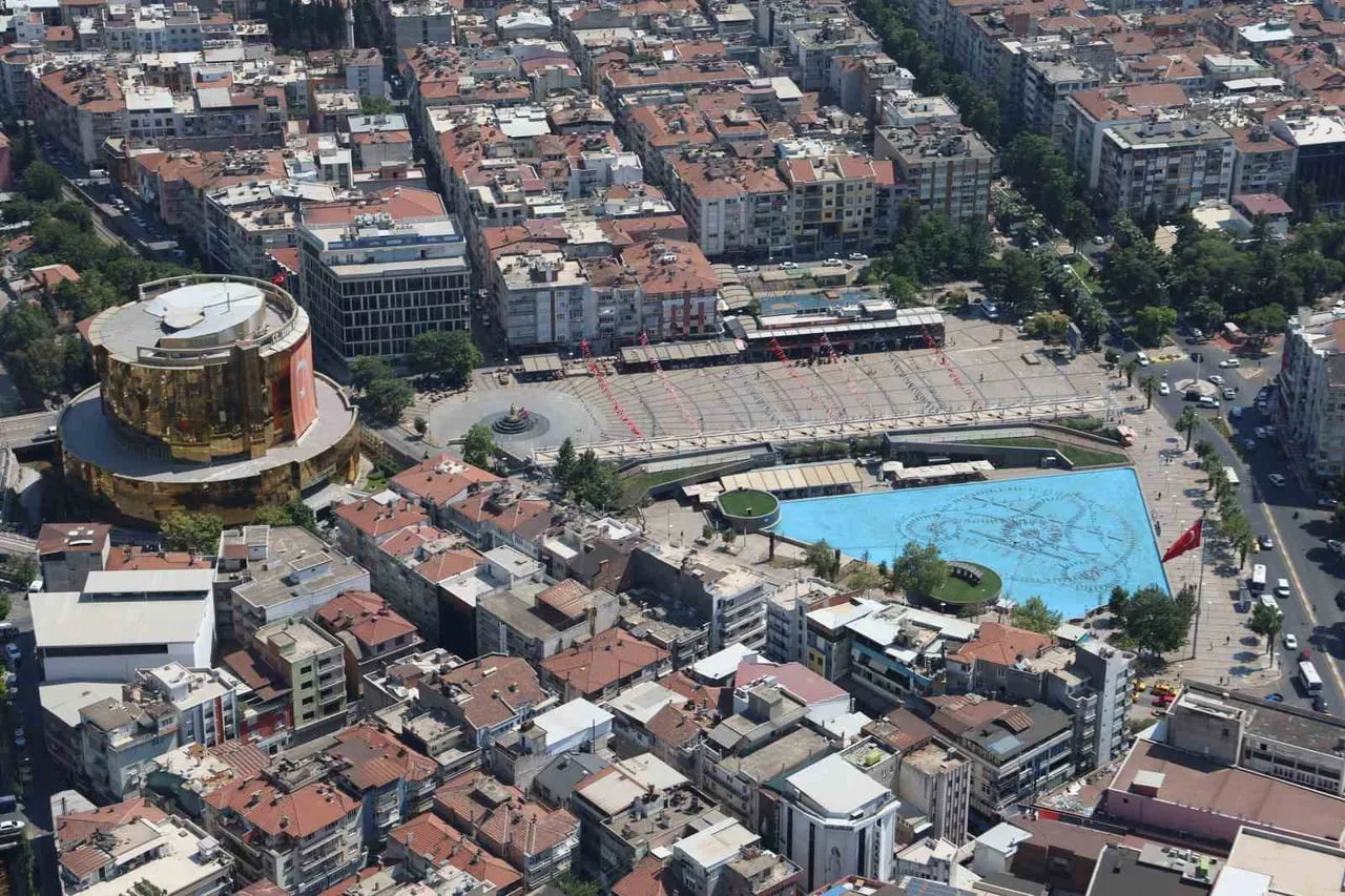 AYDIN’DA 2026 YILININ İKİNCİ ÇEYREĞİNDE YAPI RUHSATI VERİLEN DAİRE SAYISI 3 BİN 32 OLURKEN, YAPI...