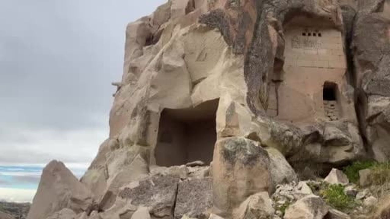 Göreme'de peribacası yıkıldı