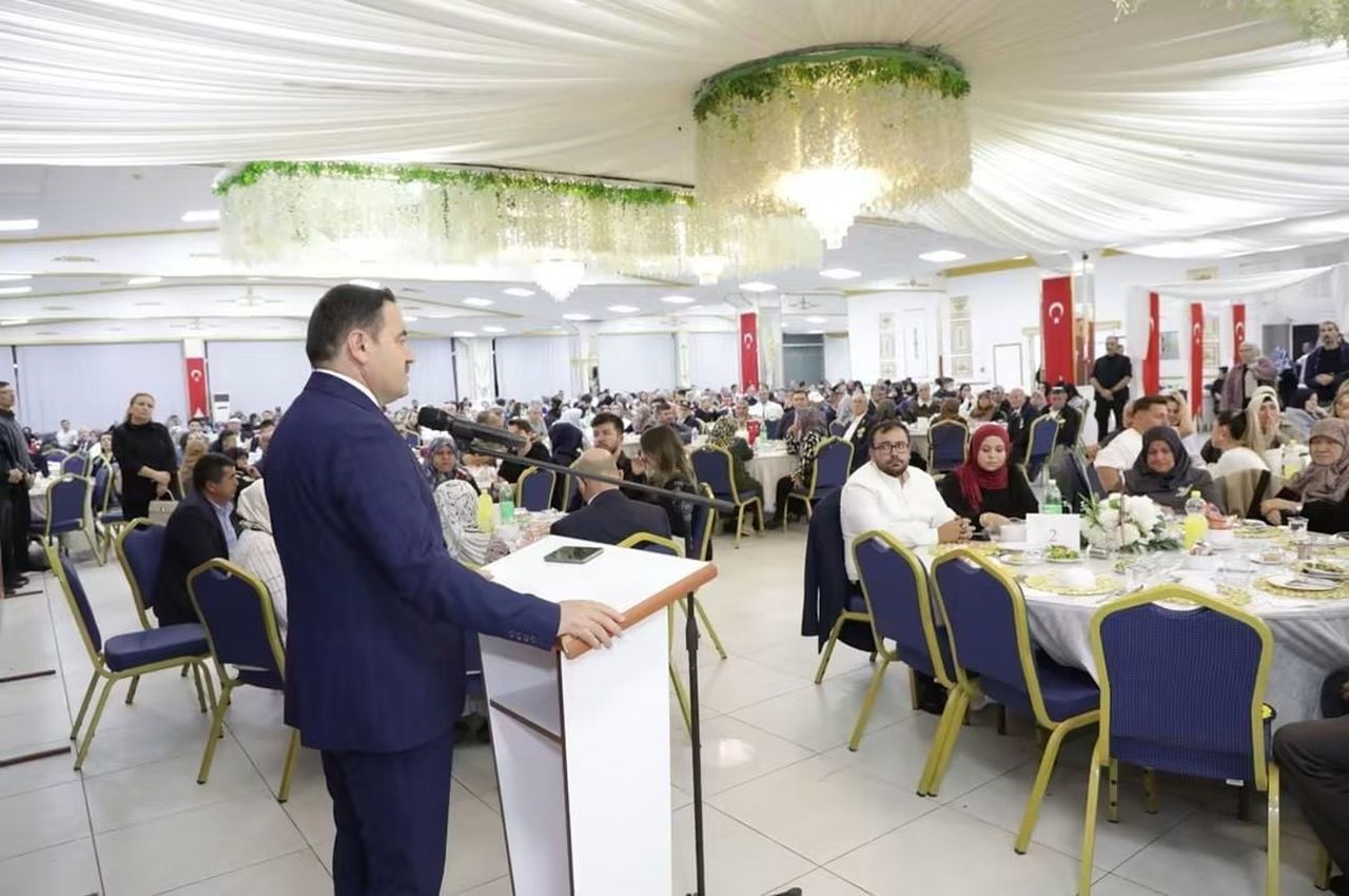 KÜTAHYA’DA ŞEHİT AİLELERİ VE GAZİLER ONURUNA YEMEK PROGRAMI DÜZENLENDİ