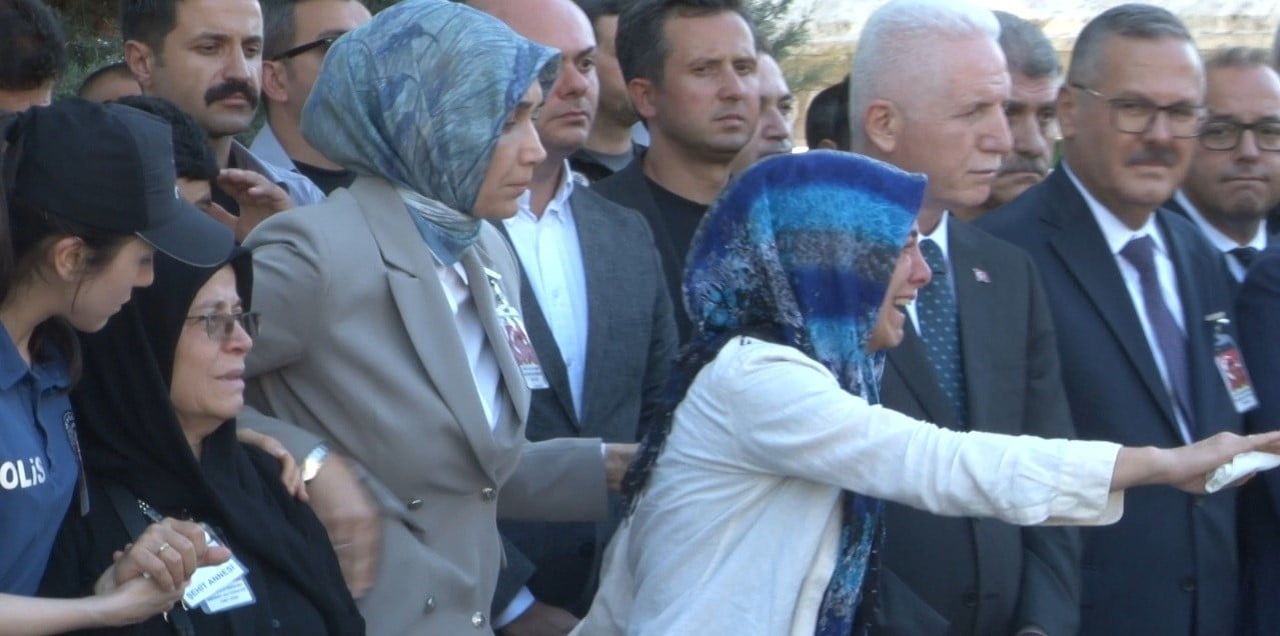 ESENYURT’TA TRAFİK DENETİMİ SIRASINDA SİLAHLI SALDIRIYA UĞRAYARAK ŞEHİT OLAN POLİS MEMURU İÇİN...