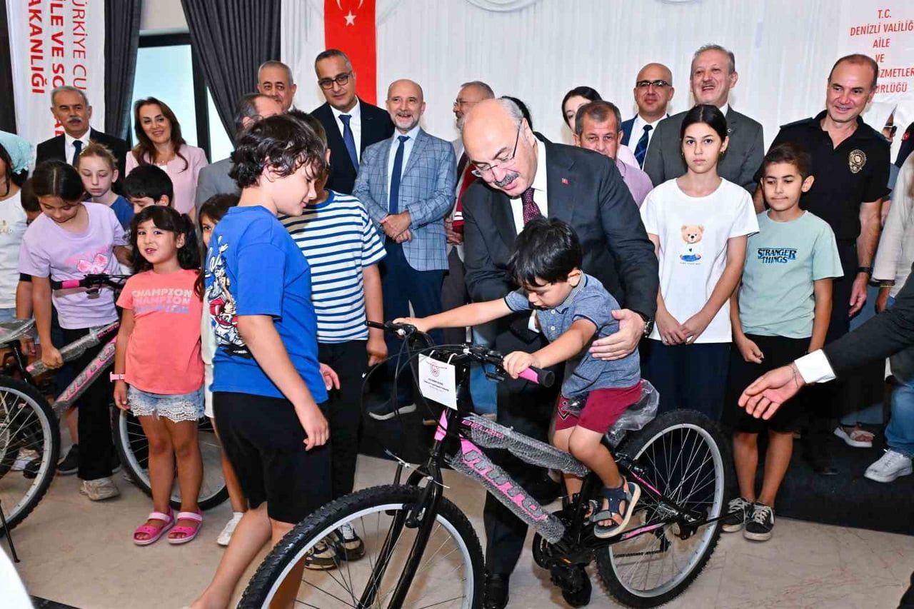 AİLE VE SOSYAL HİZMETLER İL MÜDÜRLÜĞÜ TARAFINDAN "BİZ BÜYÜK BİR AİLEYİZ" MOTTOSUYLA DÜZENLENEN...