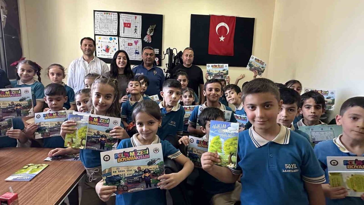 HAKKARİ’NİN YÜKSEKOVA İLÇESİNDEKİ 50. YIL İLKOKULU 3. SINIF ÖĞRENCİLERİ, İLÇE EMNİYET MÜDÜRLÜĞÜ...