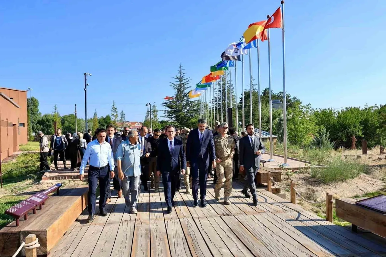 İÇİŞLERİ BAKAN YARDIMCISI ALİ ÇELİK, 955. YIL ANADOLU’NUN FETHİ MALAZGİRT 1071 ANMA PROGRAMI VE...