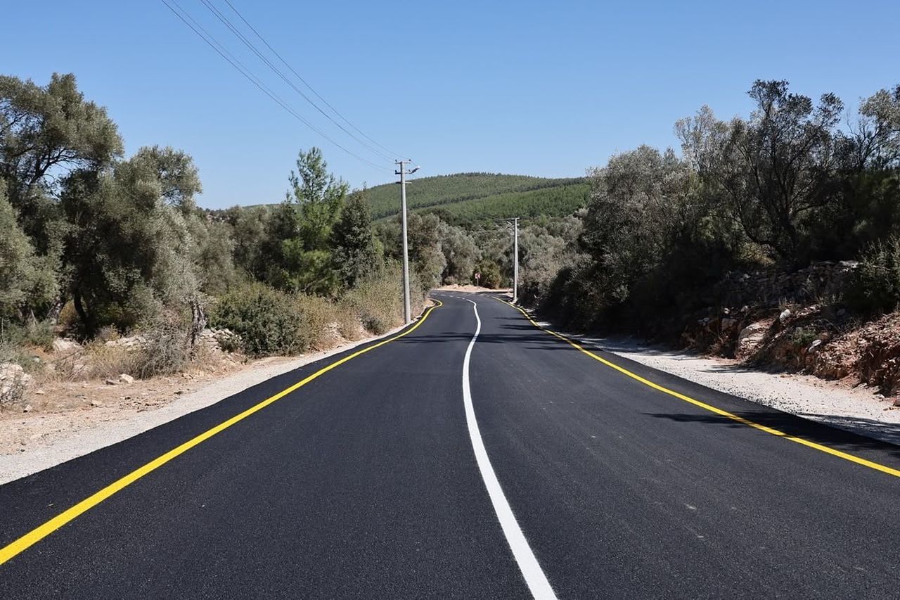 BODRUM'DA ÇAMLIK'IN YOLLARI YENİLENDİ