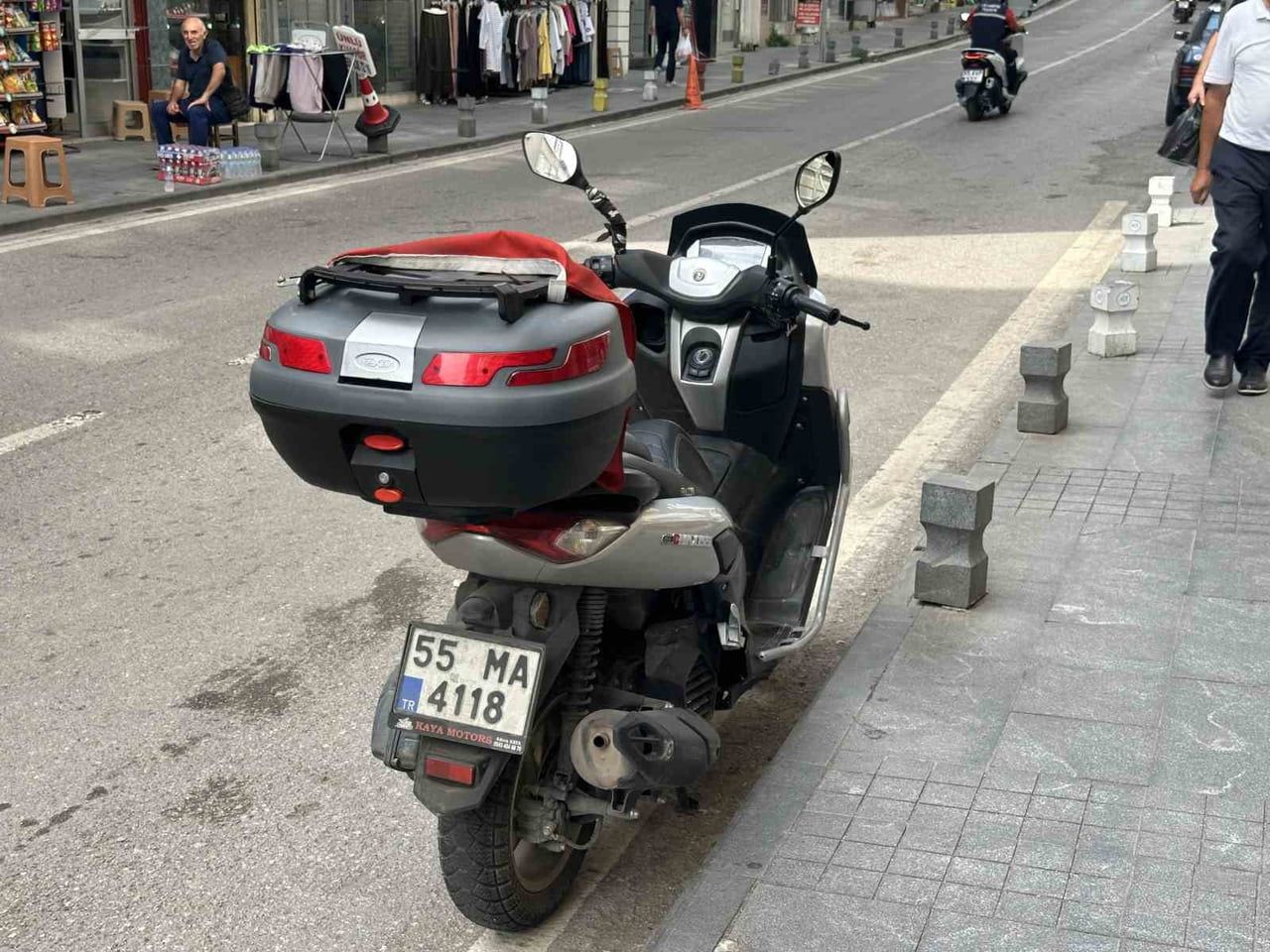 SAMSUN’UN İLKADIM İLÇESİNDE HAFİF TİCARİ ARAÇ İLE MOTOSİKLETİN ÇARPIŞMASI SONUCU MEYDANA GELEN...
