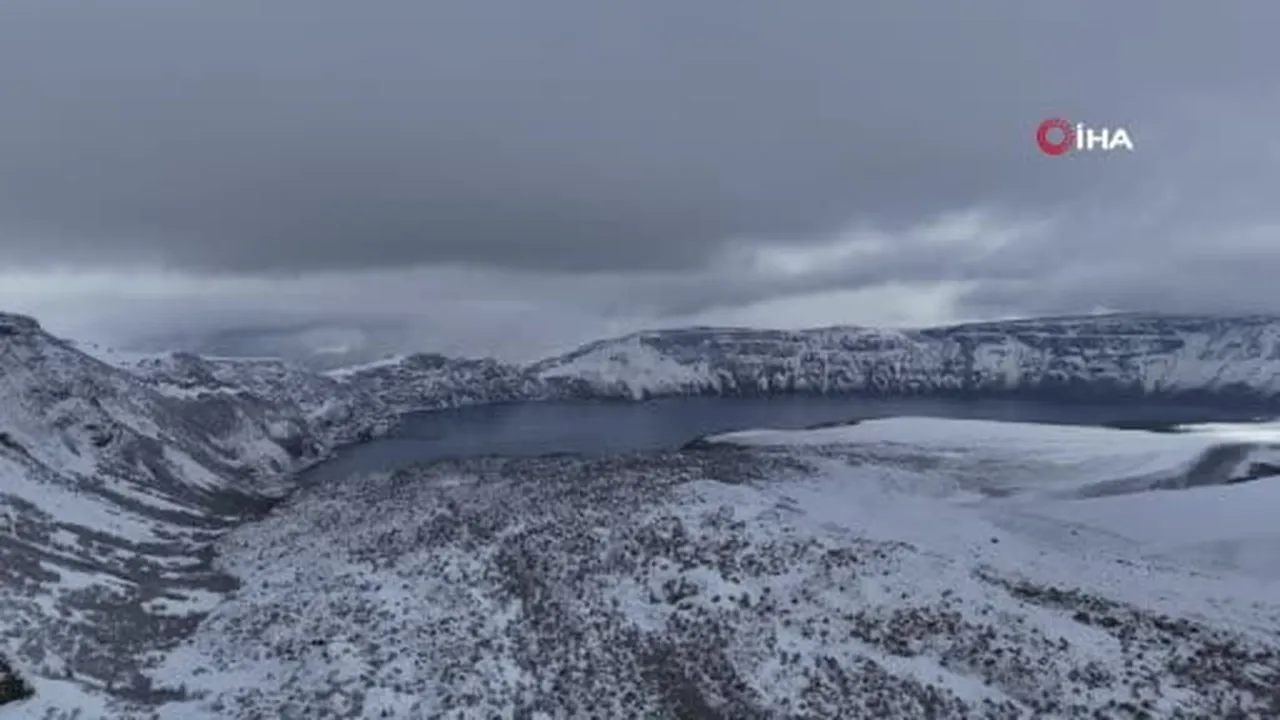 Nemrut Kalderası Milli Parkı beyaza büründü
