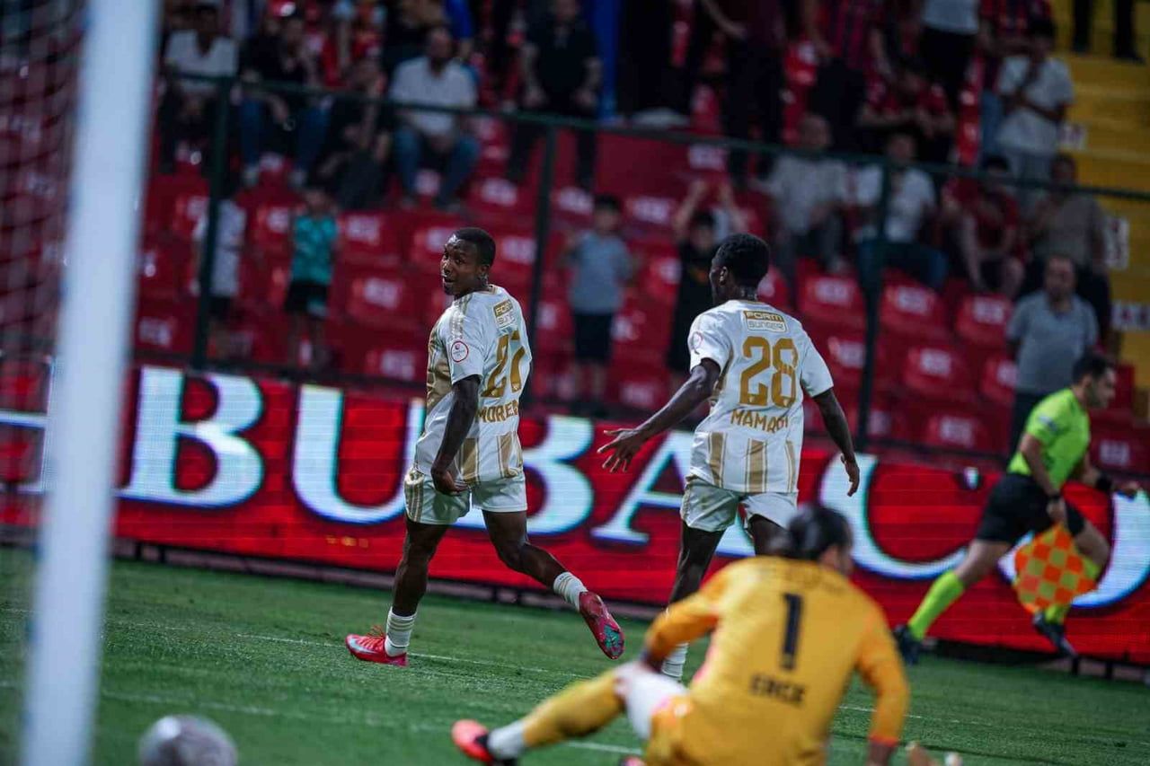 KAYSERİSPOR’UN BAŞARILI OYUNCUSU DANİEL MORENO SON 3 MAÇTA 5 GOL ATTI.
