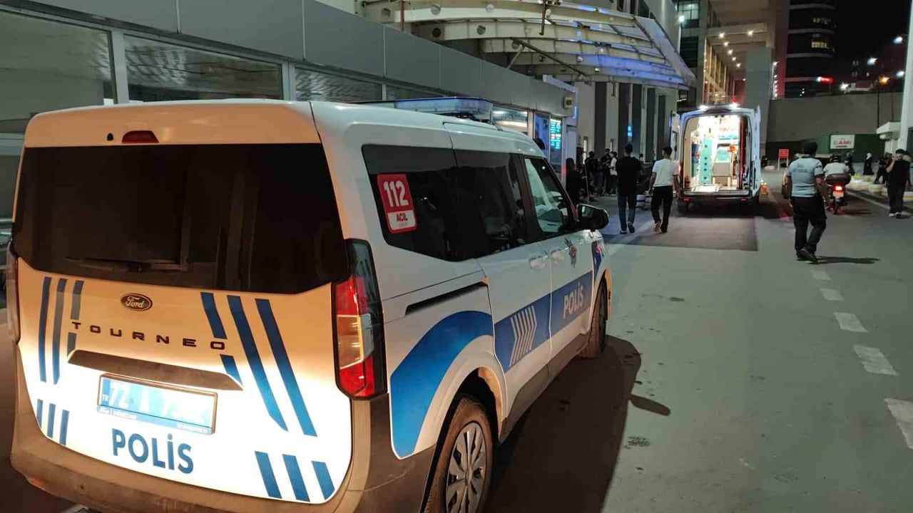 YARALI ÇOCUK, AMBULANSLA BATMAN EĞİTİM VE ARAŞTIRMA HASTANESİ'NE KALDIRILARAK TEDAVİ ALTINA...