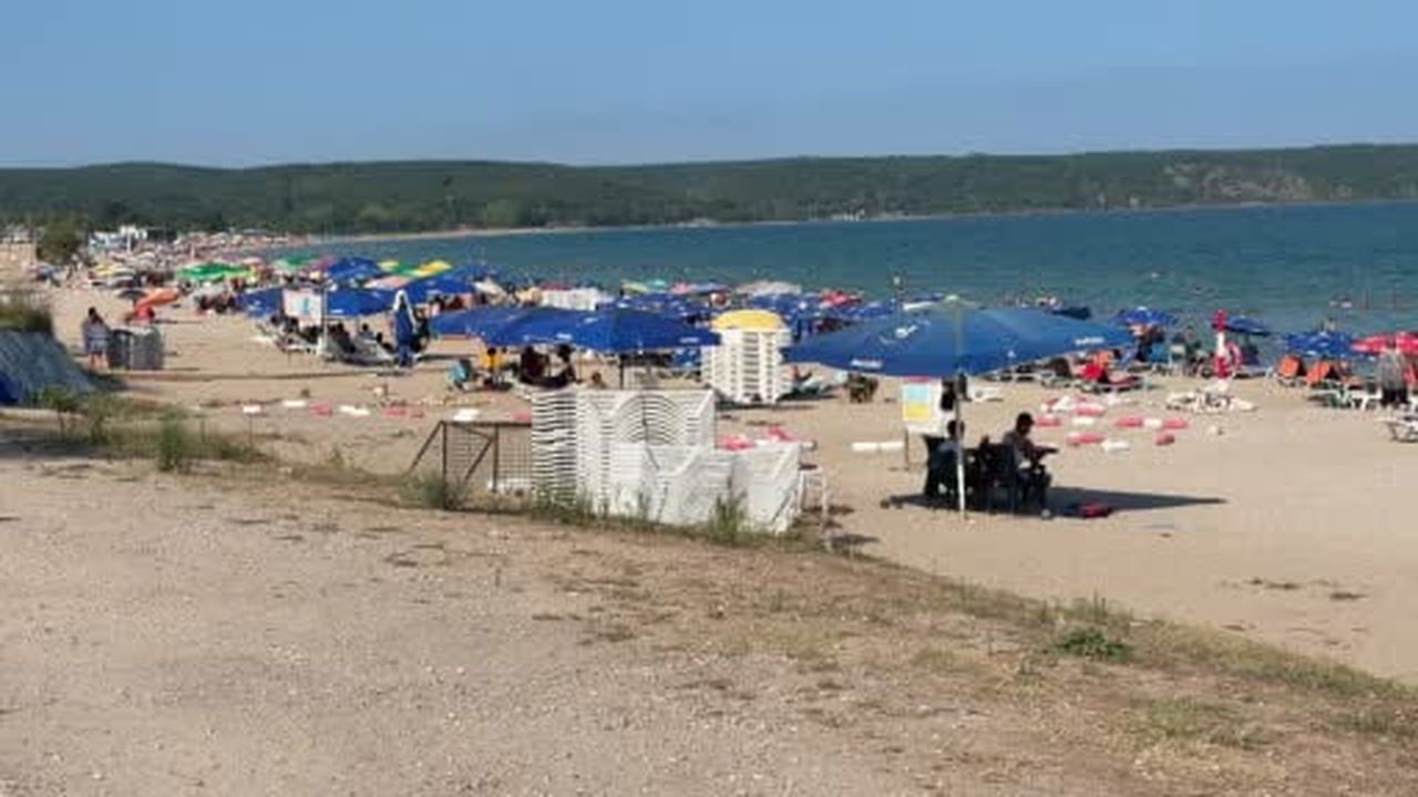 Kırklareli'nde sıcaktan bunalanlar plaja akın etti