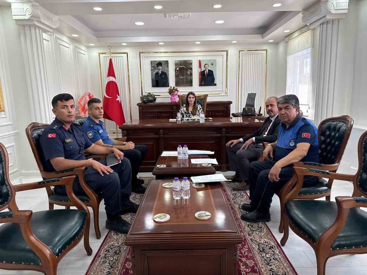 ÇAVDARHİSAR’DA EYLÜL AYI OKUL GÜVENLİĞİ TOPLANTISI GERÇEKLEŞTİRİLDİ