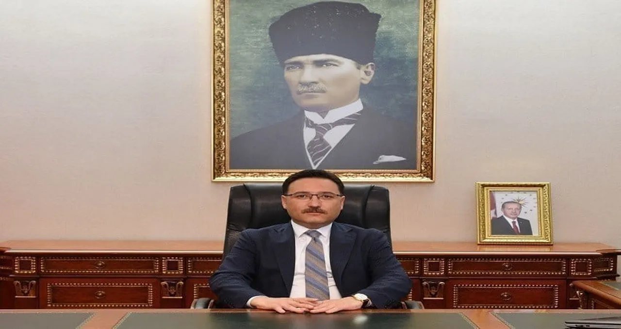 KAYSERİ VALİSİ GÖKMEN ÇİÇEK, 19 EKİM MUHTARLAR GÜNÜ DOLAYISIYLA MESAJ YAYIMLADI.