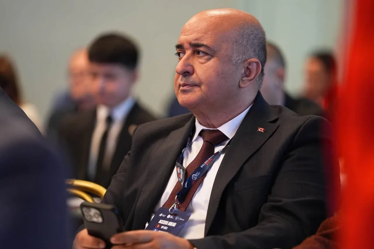 TÜRKİYE KARATE FEDERASYONU BAŞKANI ERCÜMENT TAŞDEMİR, POLONYA’DA DÜZENLENEN DÜNYA KARATE...
