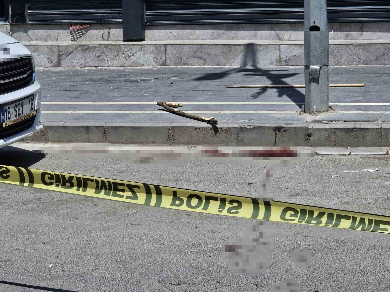 ŞIRNAK'IN CİZRE İLÇESİNDE AKRABALAR ARASINDA ÇIKAN SOPALI VE SİLAHLI KAVGADA 1'İ AĞIR 2 KİŞİ...