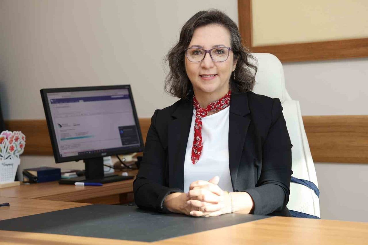ARAŞTIRMA DEKANI VE FEN EDEBİYAT FAKÜLTESİ KİMYA BÖLÜMÜ ÖĞRETİM ÜYESİ PROF. DR. EMİNE TEKİN’İN...