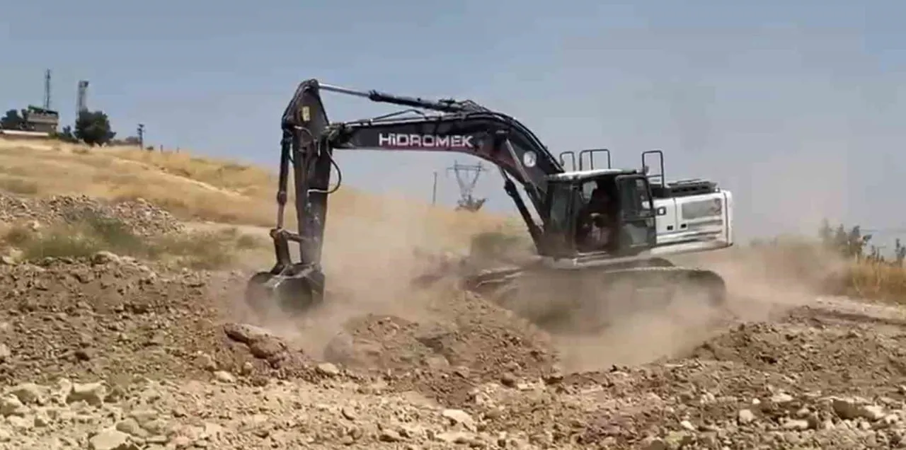 ÇİÇEKALAN MAHALLESİ’NDE MEZARLIK SORUNUNA ÇÖZÜM