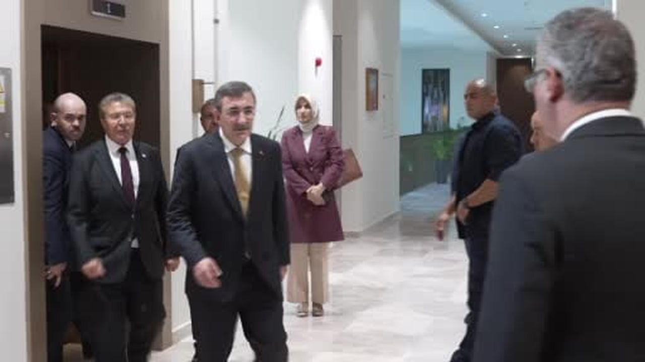 Cumhurbaşkanı Yardımcısı Cevdet Yılmaz ve beraberindeki heyet, taziye ziyaretinde bulunmak üzere...