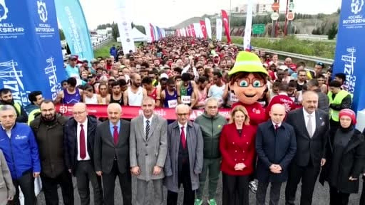 Osmangazi köprüsü'nde Cumhuriyet koşusu