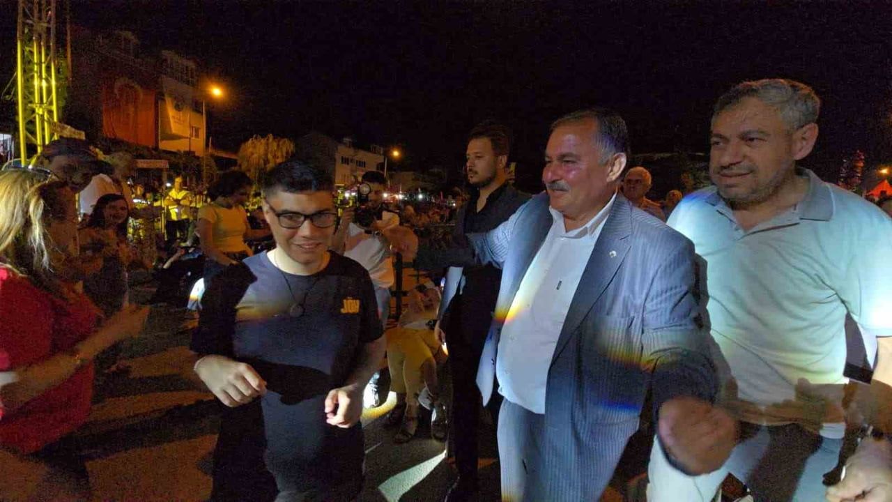 BEYAĞAÇ BELEDİYE BAŞKANI SEZAYİ PÜTÜN, 2. BEYAĞAÇ TARHANA VE KÜLTÜR FESTİVALİNDE MİSAFİR OLARAK...