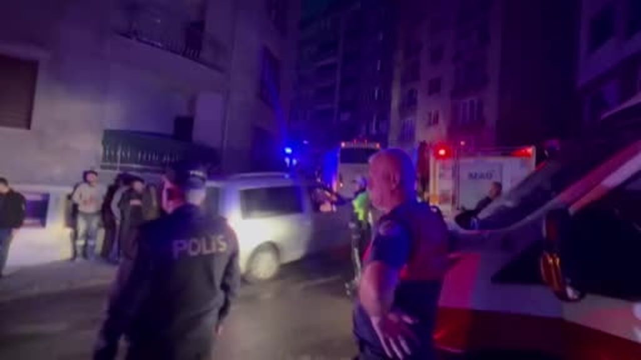 Zonguldak'ta 3 katlı bina çöktü: 1 kişi kurtarıldı, enkaz altında kalan var