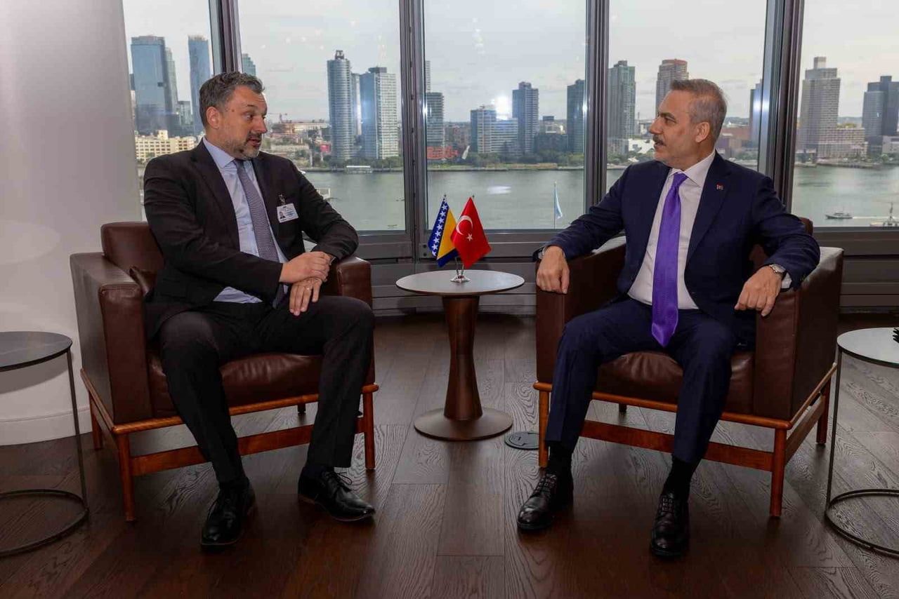 DIŞİŞLERİ BAKANI HAKAN FİDAN, NEW YORK’TA BOSNA HERSEK DIŞİŞLERİ BAKANI ELMEDİN KONAKOVİC İLE BİR...
