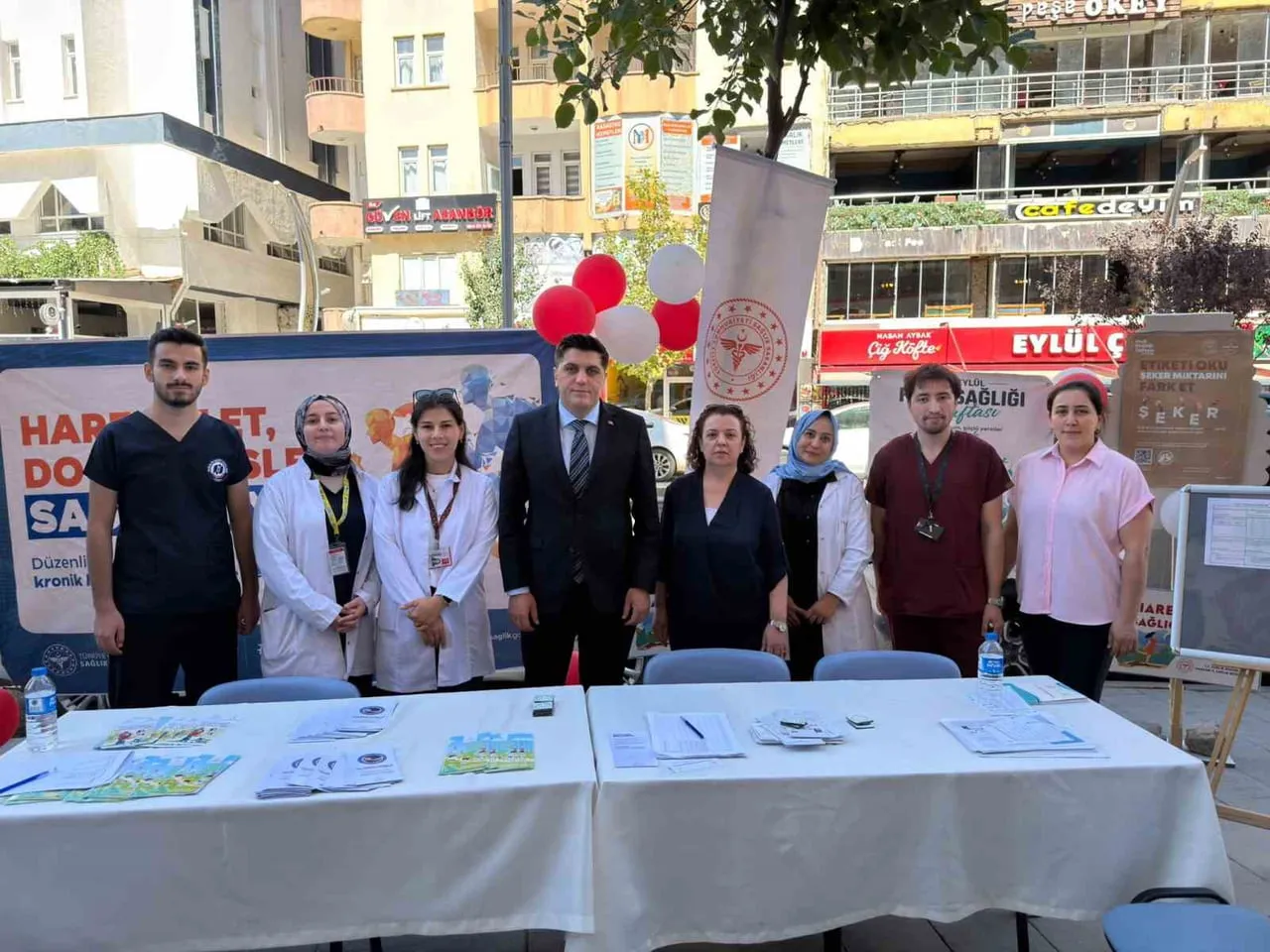 HAKKARİ İL SAĞLIK MÜDÜRLÜĞÜ TARAFINDAN HALK SAĞLIĞI HAFTASI KAPSAMINDA DÜZENLENEN ETKİNLİKTE...