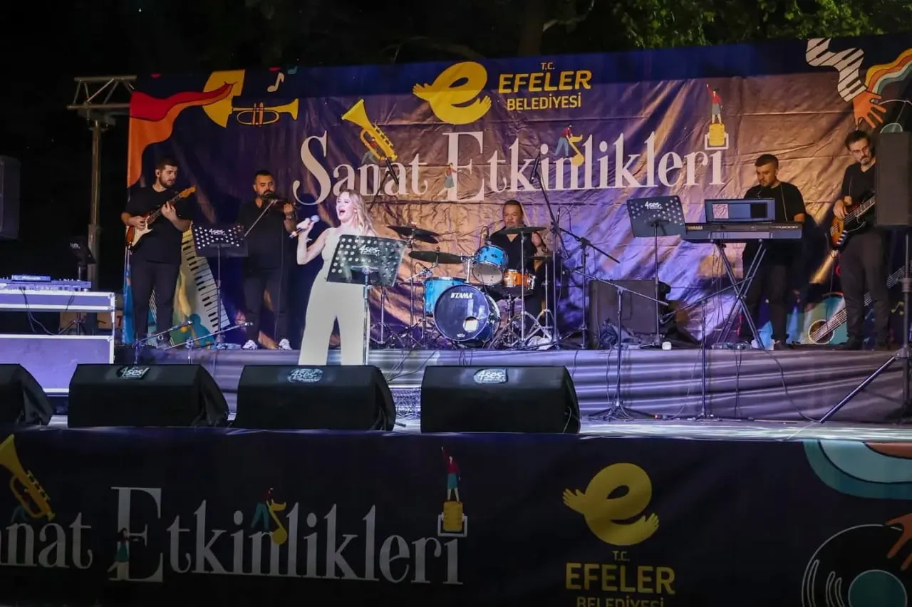 EFELER BELEDİYE BAŞKANI ANIL YETİŞKİN’İN ÖNCÜLÜĞÜNDE, 29 EKİM CUMHURİYET BAYRAMI’NIN 103’ÜNCÜ YIL...