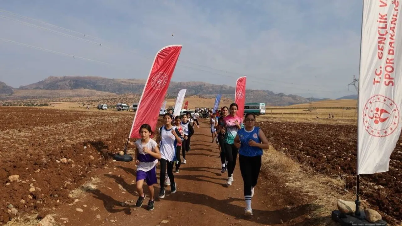 ŞIRNAK'IN SİLOPİ İLÇESİ, GELECEĞİN ŞAMPİYON ATLETLERİNİ BELİRLEYECEK DEV BİR ORGANİZASYONA EV...