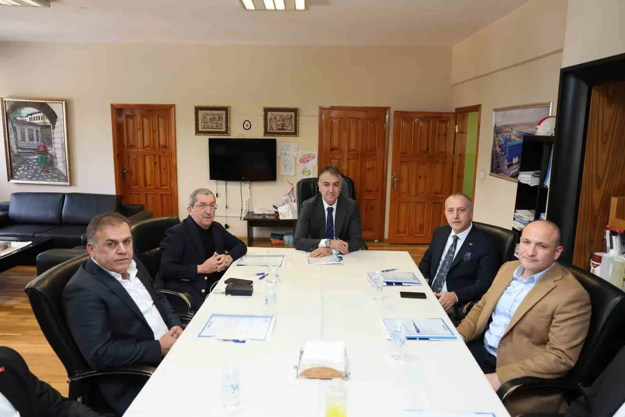 KARABÜK ORGANİZE SANAYİ BÖLGESİ (KARORSAN) YÖNETİM KURULU, VALİ OKTAY ÇAĞATAY'IN BAŞKANLIĞINDA...