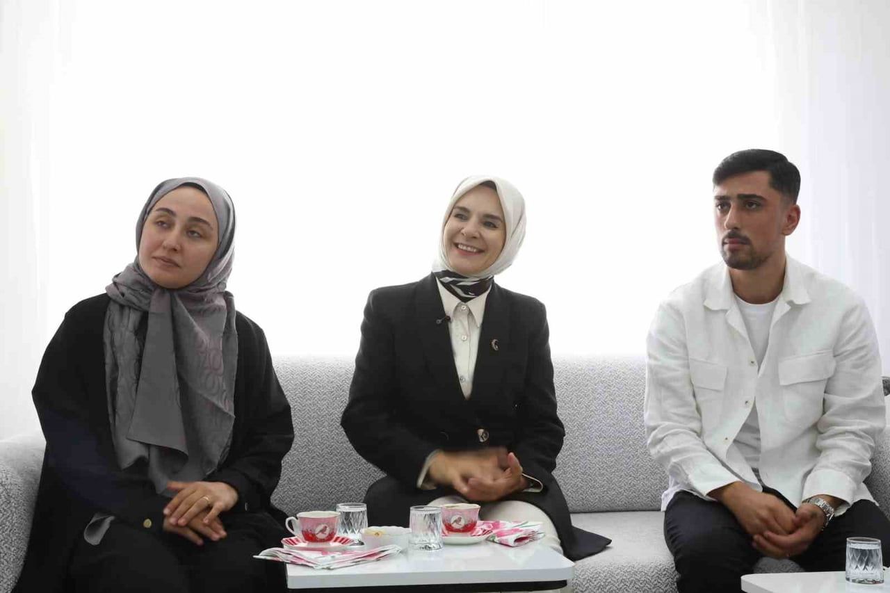 AİLE VE SOSYAL HİZMETLER BAKANI MAHİNUR ÖZDEMİR GÖKTAŞ, AİLE VE GENÇLİK FONU KAPSAMINDAKİ...