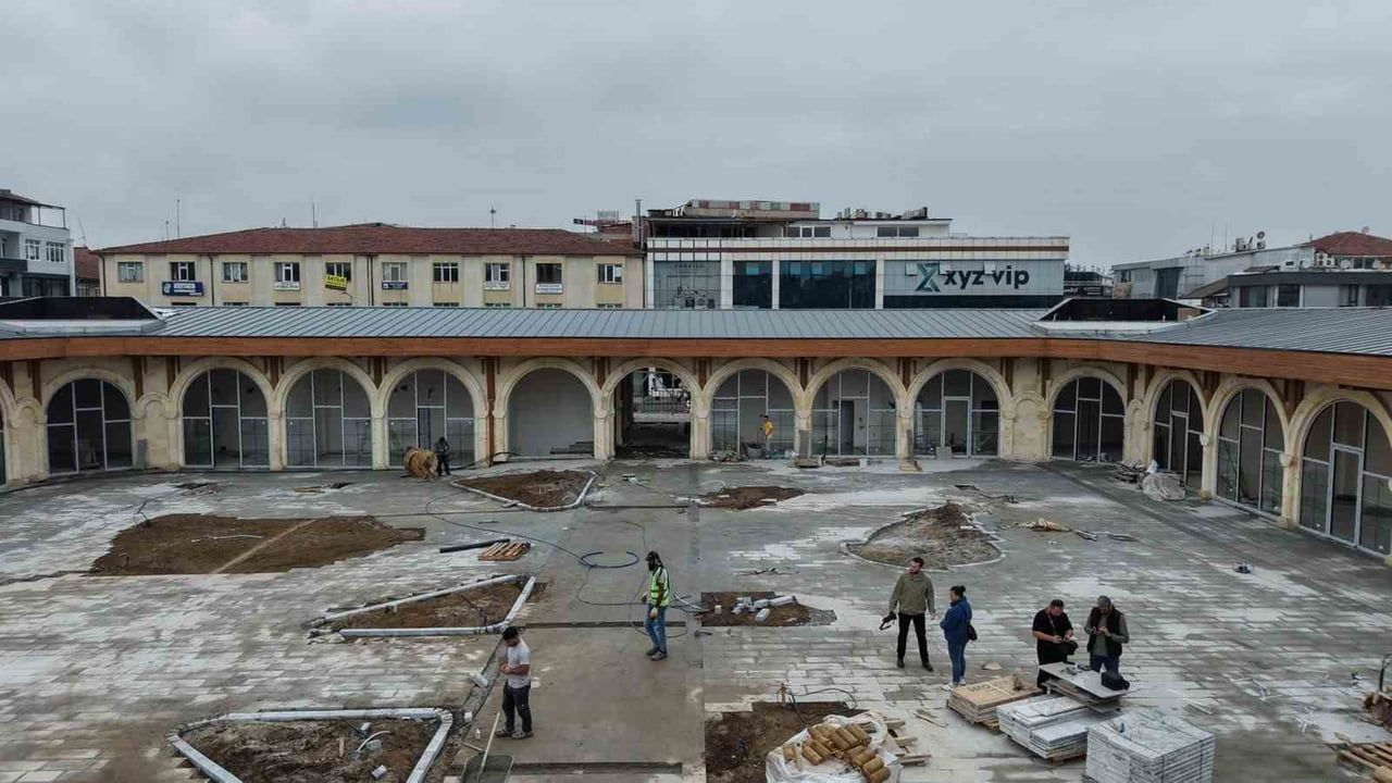 DÜZCE BELEDİYE BAŞKANI DR. FARUK ÖZLÜ’NÜN ŞEHİR MERKEZİNDE BAŞLATTIĞI DÖNÜŞÜM ÇALIŞMALARI...