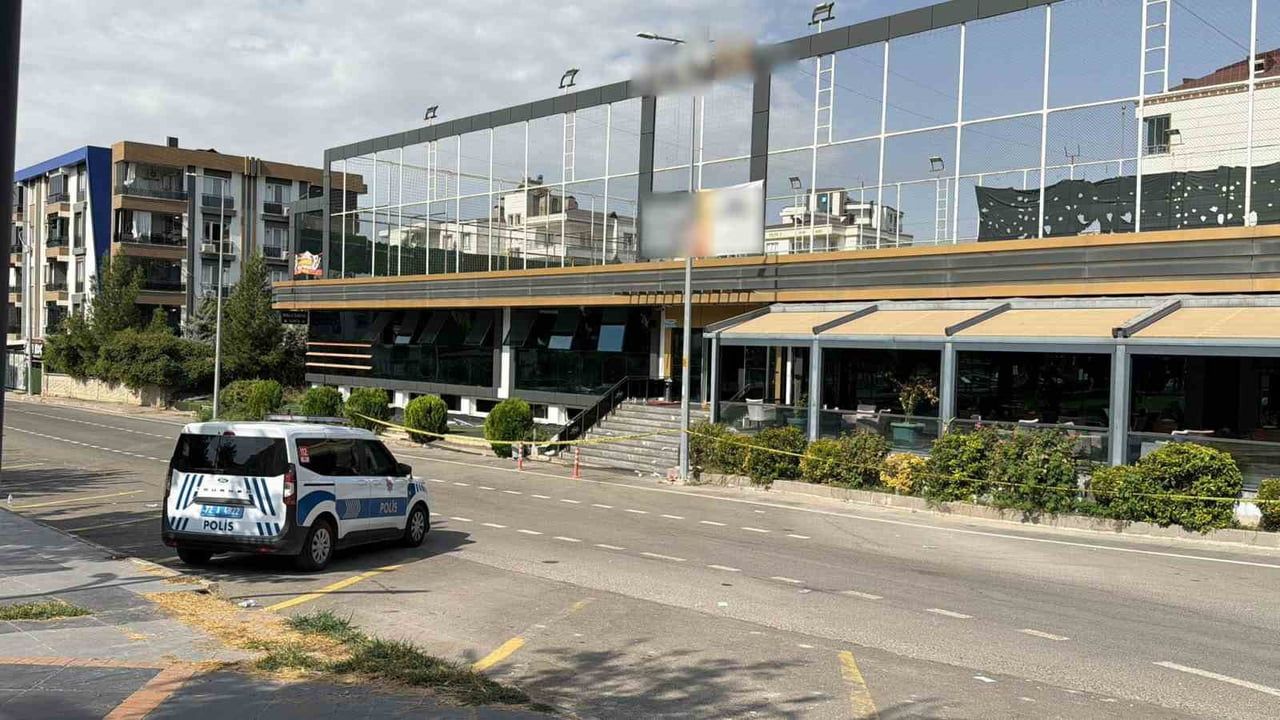 BATMAN’IN GÜLTEPE MAHALLESİ’NDE ÖZEL BİR SPOR SALONUNUN SAUNA BÖLÜMÜNDE ÇIKAN YANGINDA HAYATINI...